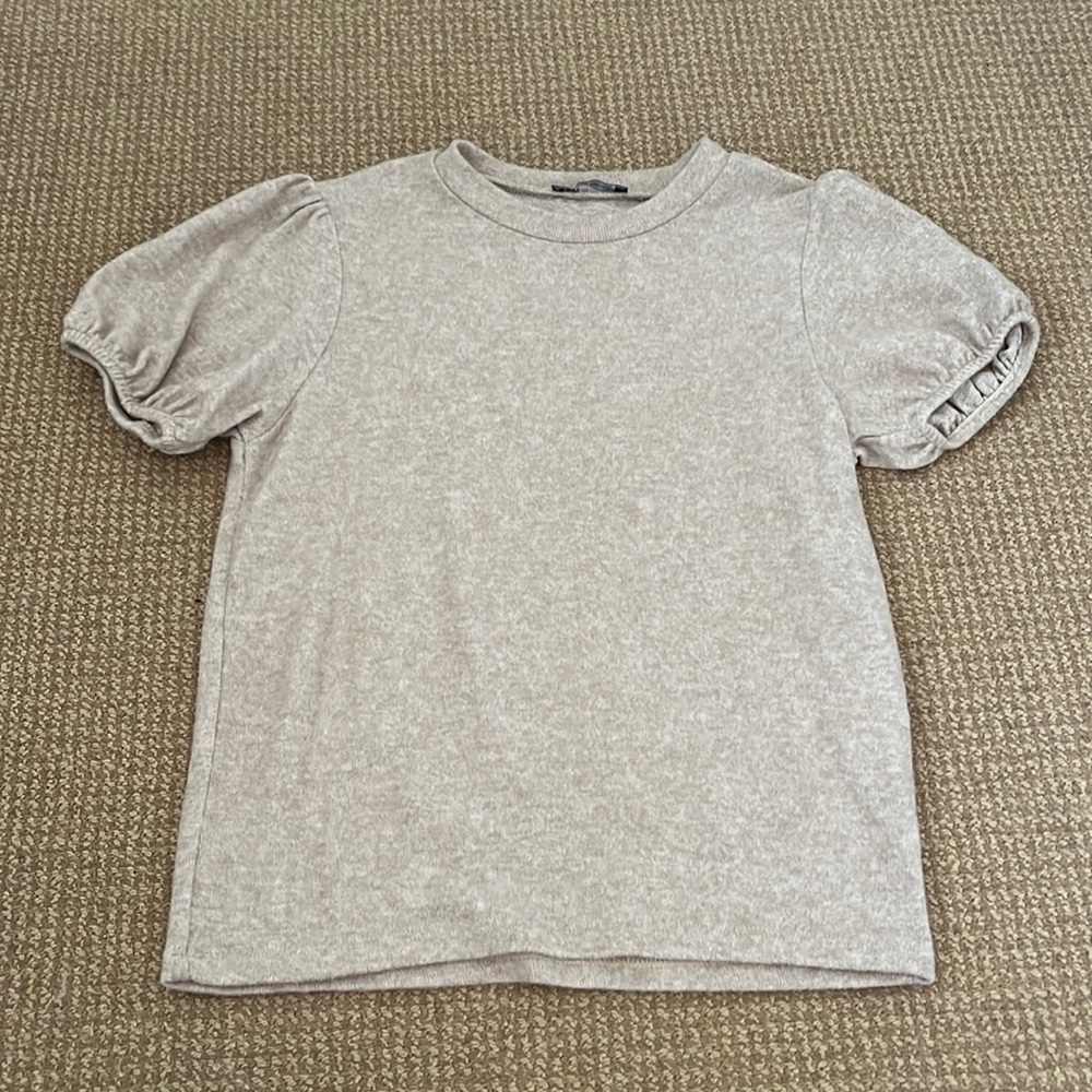 Zara puff sleev crème colored sweater size m!